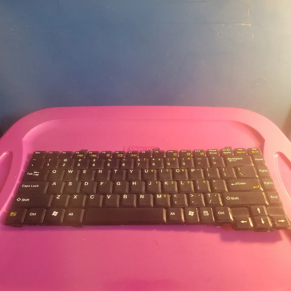 Zippy 3000190001 Laptop Keyboard